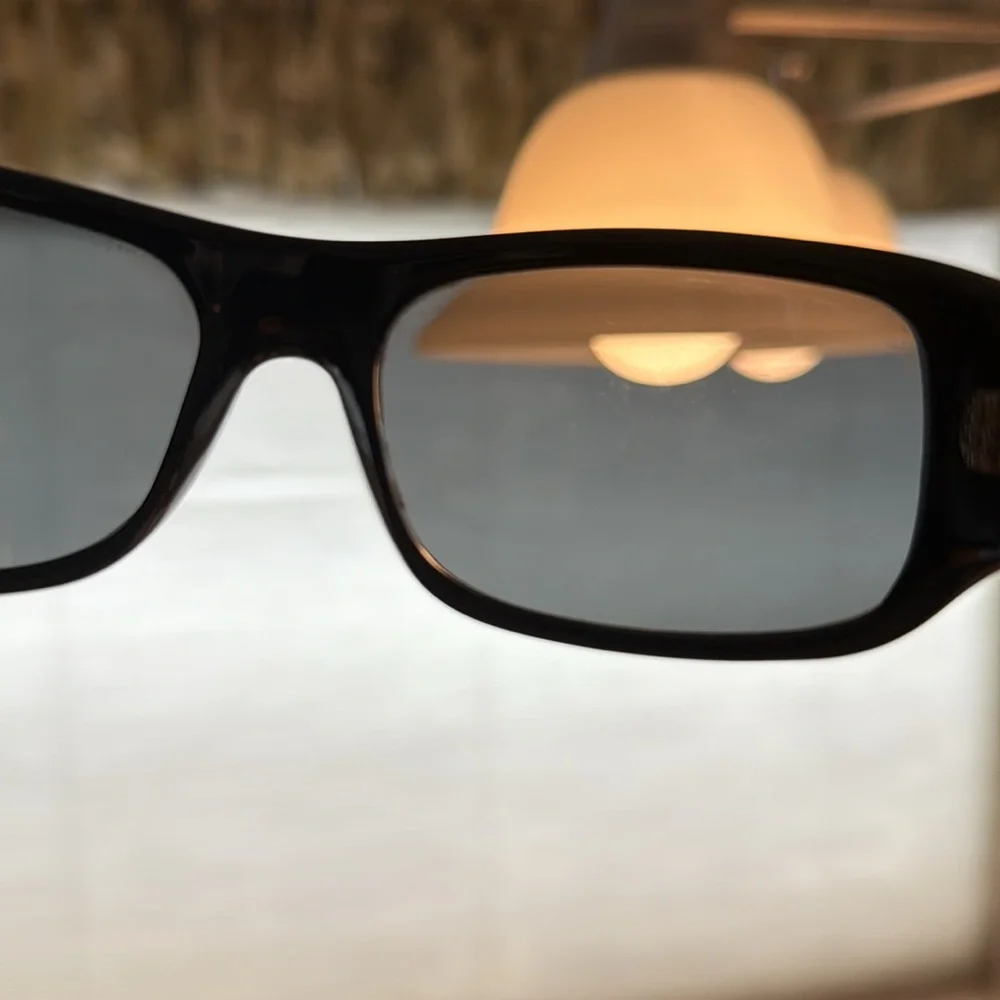 Hoven “gotty” polarized wrap Black Sunglasses pluss extra wrap pair